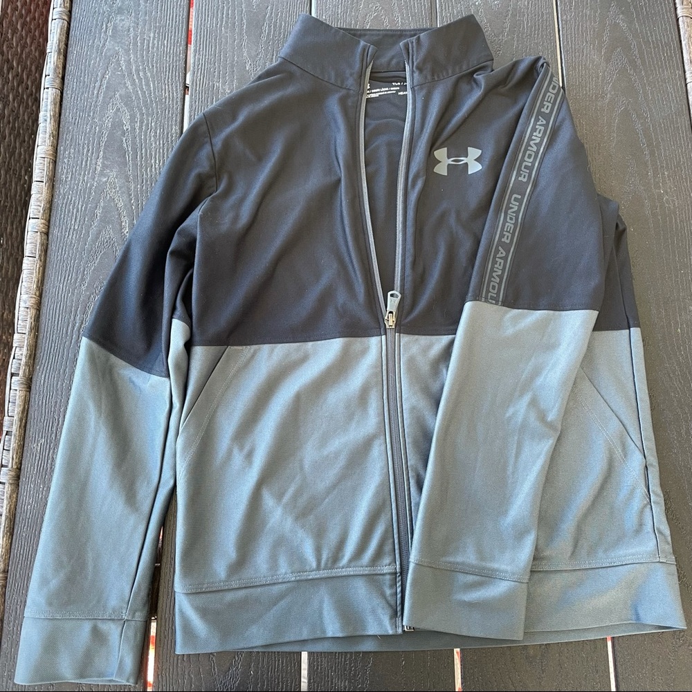 Youth L Under Armour zip up jacket